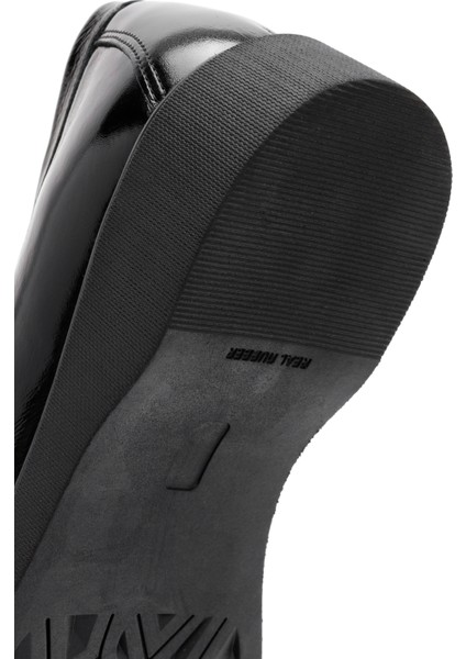 Kadın Siyah Tokalı Rugan Deri Comfort Loafer 25AFD410216