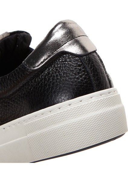 Kadın Siyah Bağcıklı Kalın Tabanlı Deri Sneaker 25AFD3700FT