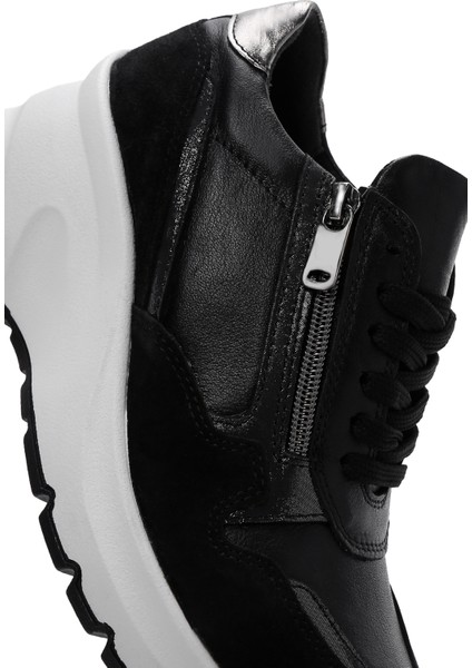 Kadın Siyah Bağcıklı Fermuar Detaylı Dolgu Topuklu Deri Sneaker 25AFD370514