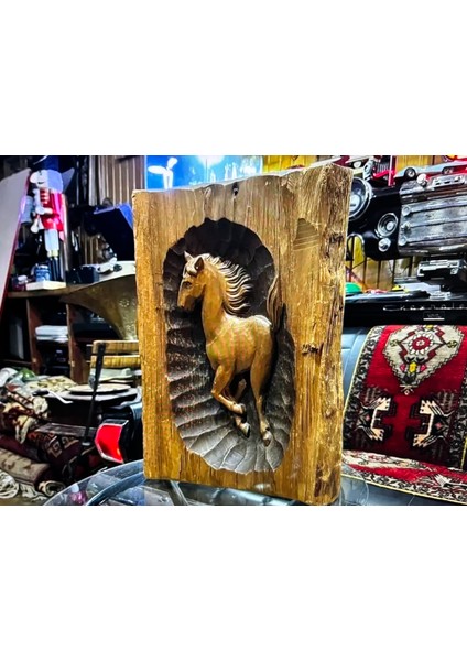 Avrupa Ahşap Üzerinde El Oyması At Figürü 45 cm x 33 cm x 6,5 cm Ölçülerinde fırsatları