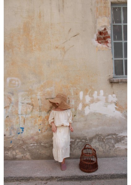 Bej Düşük Omuz Bluzlu Etek Takım indirimleri