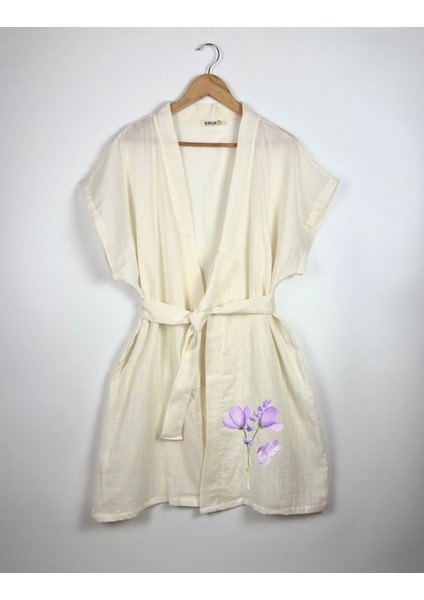 Mor Çiçek ve Kelebek Görselli Ekru Renk Düşük Kol Müslin Kimono fırsatları