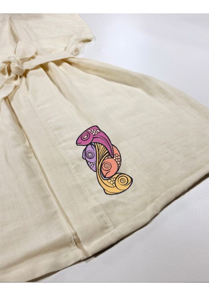 Grafik Mor Balık Görselli Ekru Renk Düşük Kol Müslin Kimono modelleri