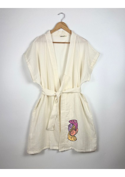 Grafik Mor Balık Görselli Ekru Renk Düşük Kol Müslin Kimono fırsatları