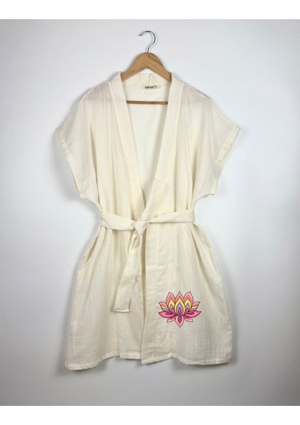 Pembe Lotus Görselli Ekru Renk Düşük Kol Müslin Kimono fırsatları