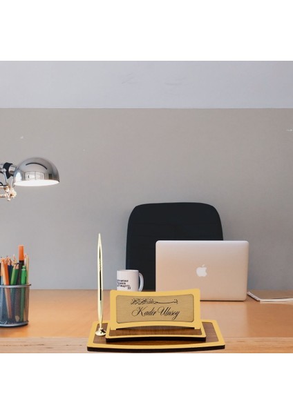 Kişiye Özel Besmele Yazılı Altın Renk Masa Isimliği | Ahşap Tabanlı Şık Tasarım fiyatları