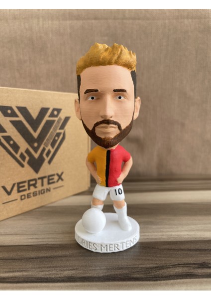 Mertens Gẩlẩtẩsẩrẩy 3D Futbolcu Taraftar Biblo Figür Erkek Hediyelik Oyuncak Sarı Kırmızı Aslan Erkek Sevgiliye Hediye Doğum Günü Hediyesi Dekorasyon Masa Süsü , Kişiye Özel Hediye