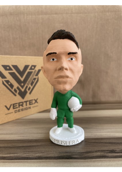 Muslera Gẩlẩtẩsẩrẩy 3D Futbolcu Taraftar Biblo Figür Erkek Hediyelik Oyuncak Sarı Kırmızı Aslan Erkek Sevgiliye Hediye Doğum Günü Hediyesi Dekorasyon Masa Süsü , Kişiye Özel Hediye