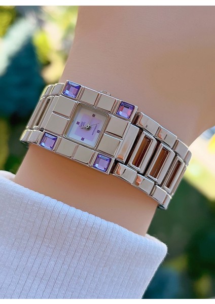 QZ01J7822A Taşlı Vintage Kadın Kol Saati fırsatları