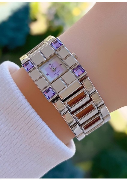 QZ01J7822A Taşlı Vintage Kadın Kol Saati