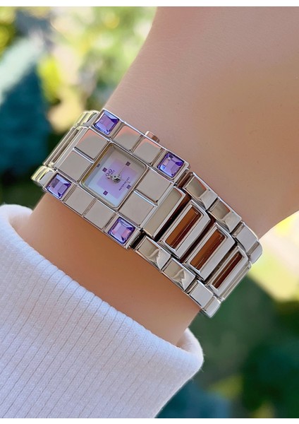 QZ01J7822A Taşlı Vintage Kadın Kol Saati