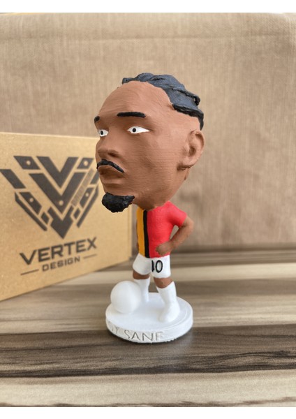 Leroy Sane Gẩlẩtẩsẩrẩy 3D Futbolcu Taraftar Biblo Figür Erkek Hediyelik Oyuncak Sarı Kırmızı Aslan Erkek Sevgiliye Hediye Doğum Günü Hediyesi Dekorasyon Masa Süsü , Kişiye Özel Hediye modelleri