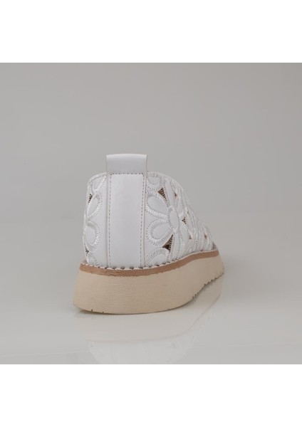 Beyaz Hasır Burunlu Kadın Delikli Yazlık Babet fırsatları