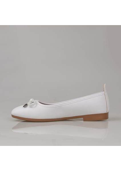 Beyaz Fiyonk Bağlama Düz Babet modelleri