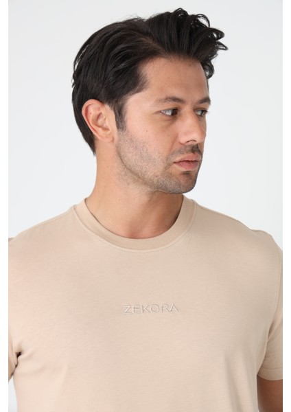 Bej Tişört - Ön Orta Kısımda Gri Nakışlı "zekora" Yazı