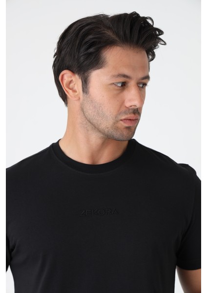 Siyah Tişört - Ön Orta Kısımda Siyah Nakışlı "zekora" Yazı
