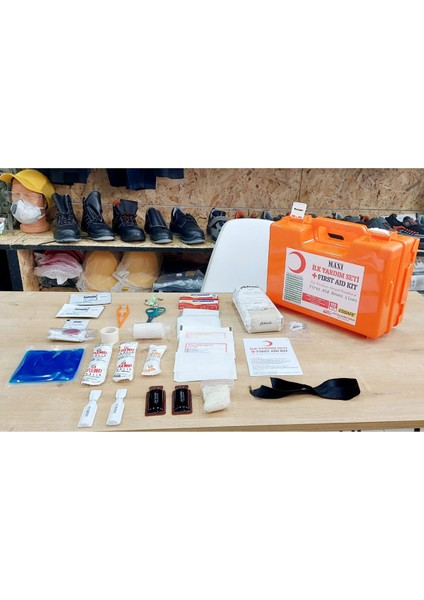 Duvara Monte Edilebilir Ilk Yardım Çantası - 24 Parça
