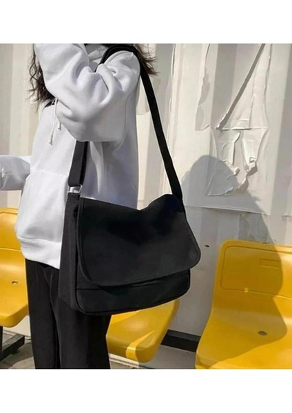 Düz Siyah Unisex Postacı ve Laptop Çantası, Şık ve Kullanışlı Tasarım fiyatları