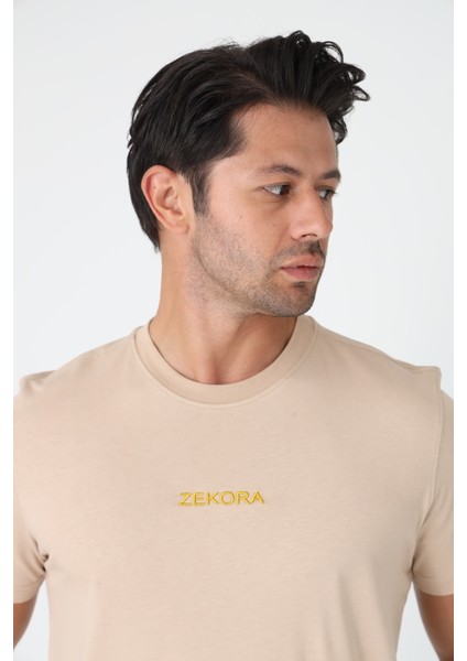 Bej Tişört - Ön Orta Kısımda Sarı Nakışlı "zekora" Yazı