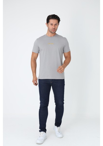 Gri Tişört - Ön Orta Kısımda Sarı Nakışlı "zekora" Yazı