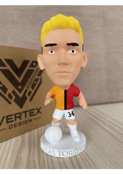 Torreira Gẩlẩtẩsẩrẩy 3D Futbolcu Taraftar Biblo Figür Erkek Hediyelik Oyuncak Sarı Kırmızı Aslan Erkek Sevgiliye Hediye Doğum Günü Hediyesi Dekorasyon Masa Süsü , Kişiye Özel Hediye