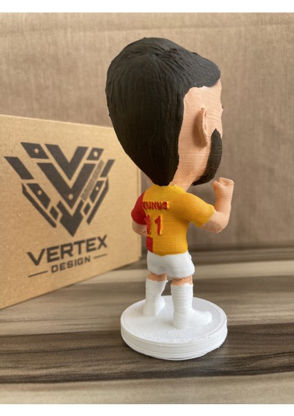 Yunus Akgün Gẩlẩtẩsẩrẩy 3D Futbolcu Taraftar Biblo Figür Erkek Hediyelik Oyuncak Sarı Kırmızı Aslan Erkek Sevgiliye Hediye Doğum Günü Hediyesi Dekorasyon Masa Süsü , Kişiye Özel Hediye fiyatları