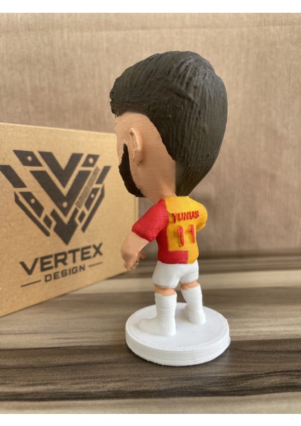 Yunus Akgün Gẩlẩtẩsẩrẩy 3D Futbolcu Taraftar Biblo Figür Erkek Hediyelik Oyuncak Sarı Kırmızı Aslan Erkek Sevgiliye Hediye Doğum Günü Hediyesi Dekorasyon Masa Süsü , Kişiye Özel Hediye fırsatları