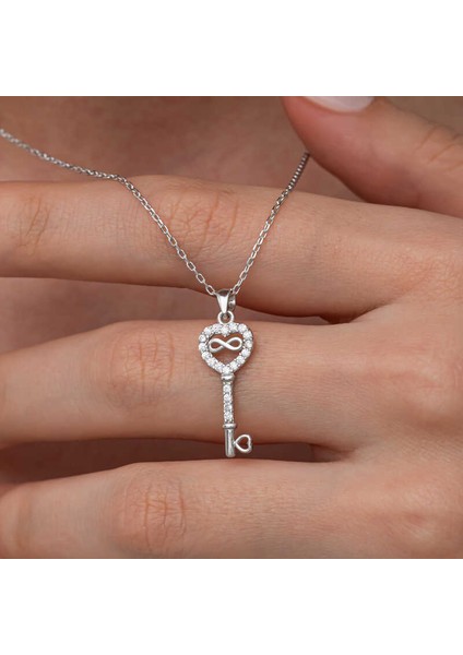 Gümüş Kalpli Sonsuzluk Anahtar Kadın Kolye fiyatları