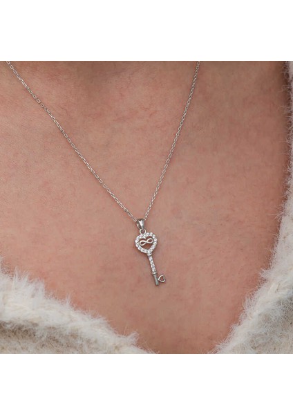 Gümüş Kalpli Sonsuzluk Anahtar Kadın Kolye indirimleri