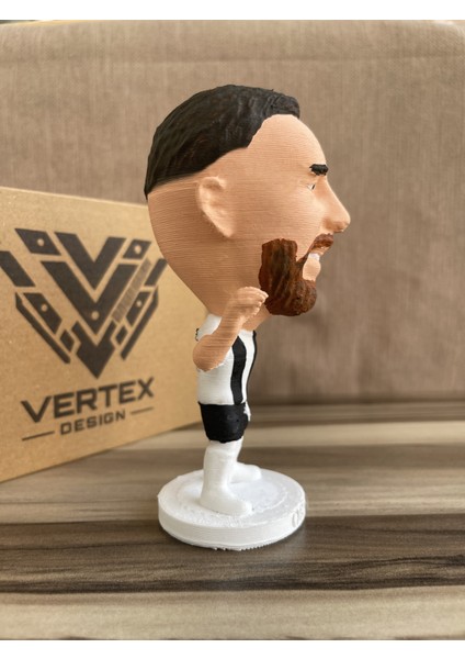 Orkun Kökçü Bêşiktẩş 3D Futbolcu Taraftar Biblo Figür Erkek Hediyelik Oyuncak Siyah Beyaz Kartal Erkek Sevgiliye Hediye Doğum Günü Hediyesi Dekorasyon Masa Süsü , Kişiye Özel Hediye modelleri
