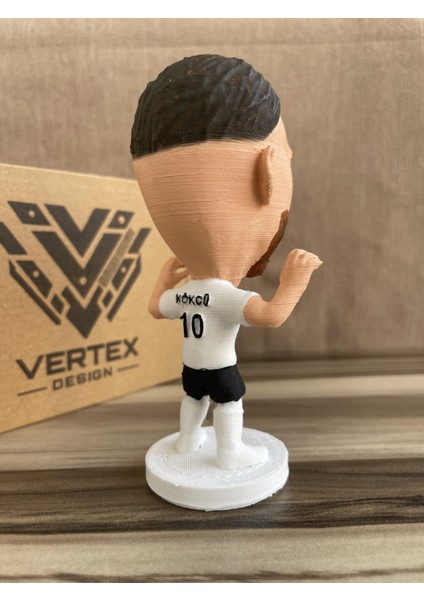 Orkun Kökçü Bêşiktẩş 3D Futbolcu Taraftar Biblo Figür Erkek Hediyelik Oyuncak Siyah Beyaz Kartal Erkek Sevgiliye Hediye Doğum Günü Hediyesi Dekorasyon Masa Süsü , Kişiye Özel Hediye fırsatları