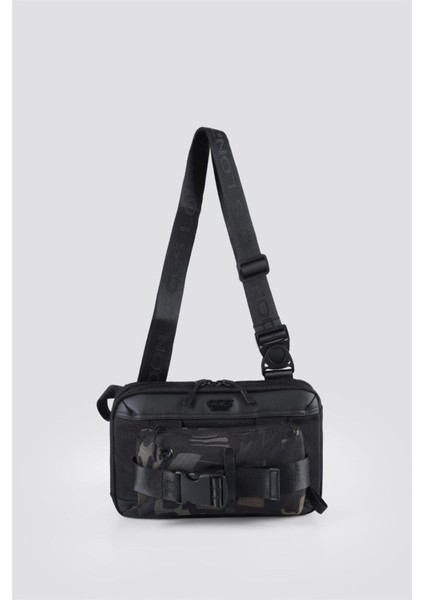 Haki Renk Askılı Şık ve Kullanışlı Küçük Çanta, Günlük Kullanım Için Ideal.