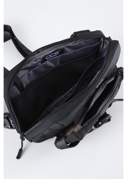 Haki Renk Askılı Şık ve Kullanışlı Küçük Çanta, Günlük Kullanım Için Ideal.