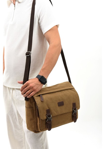 Şık ve Kullanışlı Bej Kanvas Postacı Çantası, Omuz ve Laptop Bölmeli, Günlük Kullanım Için.