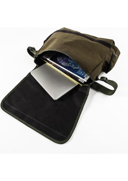 Yeşil Unisex Postacı Çantası, Clawed Heart Baskılı, Şık ve Pratik Tasarım modelleri