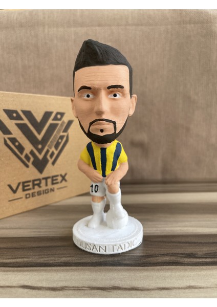 Tadic Fênêrbẩhçe 3D Futbolcu Taraftar Biblo Figür Erkek Hediyelik Oyuncak Sarı Lacivert Kanarya Erkek Sevgiliye Hediye Doğum Günü Hediyesi Dekorasyon Masa Süsü , Kişiye Özel Hediye