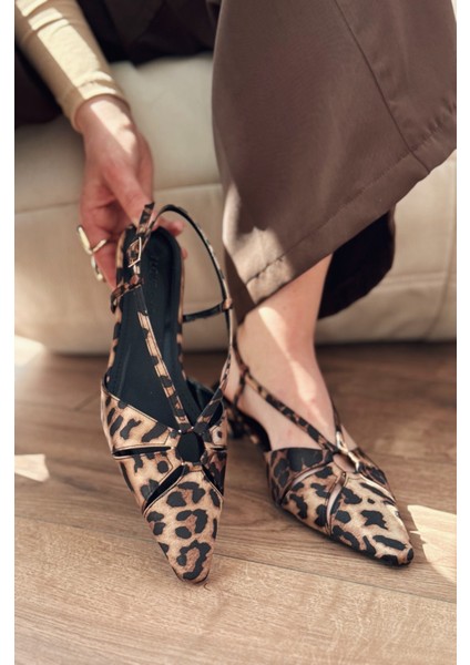 Ozeras Saten Leo Desenli Kısa Topuklu Stiletto fırsatları