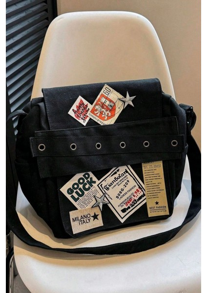 Siyah Baskılı Postacı Omuz Çantası - Şık ve Kullanışlı Tasarım fiyatları