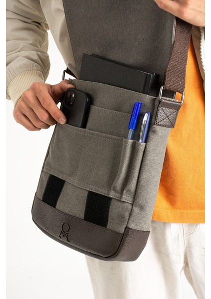 Kanvas Unisex Postacı Çantası, Askılı ve Omuzlu, Şık ve Kullanışlı Gri-Kahve