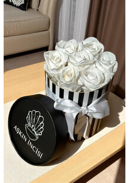 Sevgiliye Özel Hediye Gül Kutu Beyaz Hediyelik Çiçek Doğum Günü Arkadaşa Eşe Kız Yıldönümü Sevgili modelleri