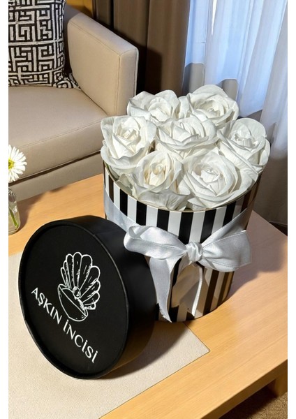 Sevgiliye Özel Hediye Gül Kutu Beyaz Hediyelik Çiçek Doğum Günü Arkadaşa Eşe Kız Yıldönümü Sevgili fırsatları