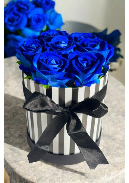 Sevgiliye Özel Hediye Gül Kutu Mavi Hediyelik Çiçek Doğum Günü Sepeti Kız Arkadaşa Eşe Sevgili