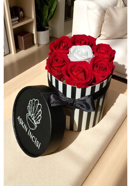Sevgiliye Özel Hediye Gül Kutu Kırmızı Beyaz Hediyelik Çiçek Doğum Günü Sepeti Kız Arkadaşa Sevgili fırsatları