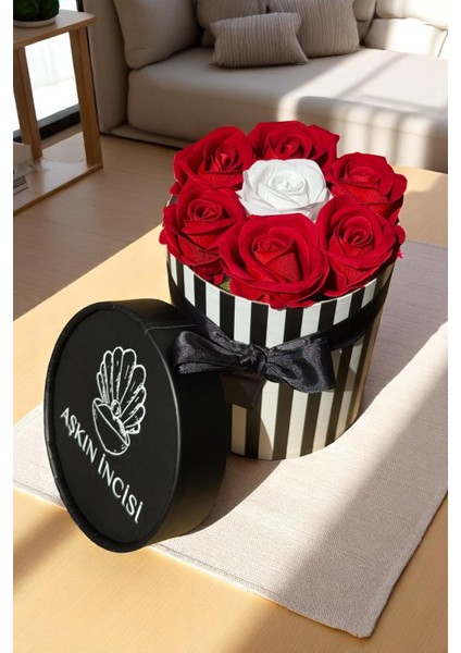 Sevgiliye Özel Hediye Gül Kutu Kırmızı Beyaz Hediyelik Çiçek Doğum Günü Sepeti Kız Arkadaşa Sevgili indirimleri