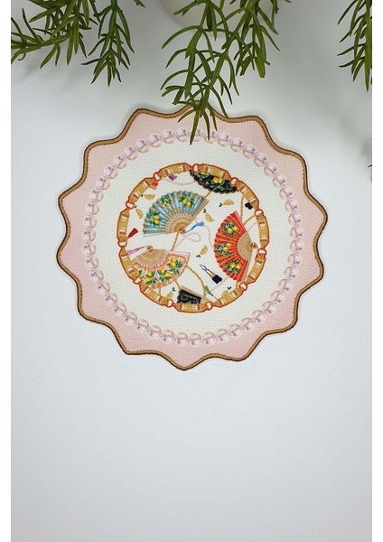 Orient Charm – Yelpaze ve Inci Bordürlü Nakış Kenar Kokteyl Peçetesi 1 Adet