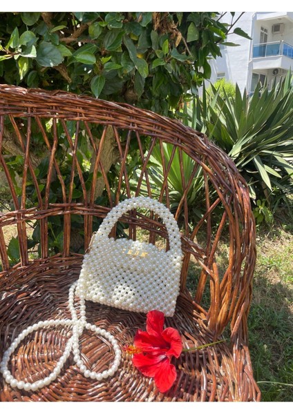 Inci Boncuklu Bej Omuz Çantası, Şık ve Zarif Günlük Kullanım Aksesuarı