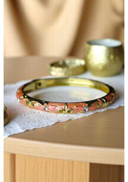 14K Altın Kaplama Mineli Şık Kelepçe Bileklik, Zarif ve Modern Takı Seçeneği