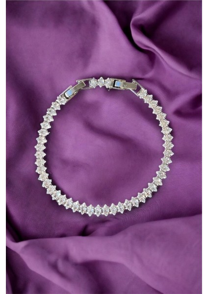 Beyaz Zirkon Taşlı Mekik Model Su Yolu Şık Bileklik modelleri