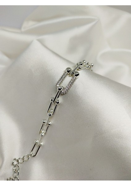 Gri Zirkon Taşlı Şık Bileklik, Elegant Tasarım, Kadın ve Erkek Uyumu