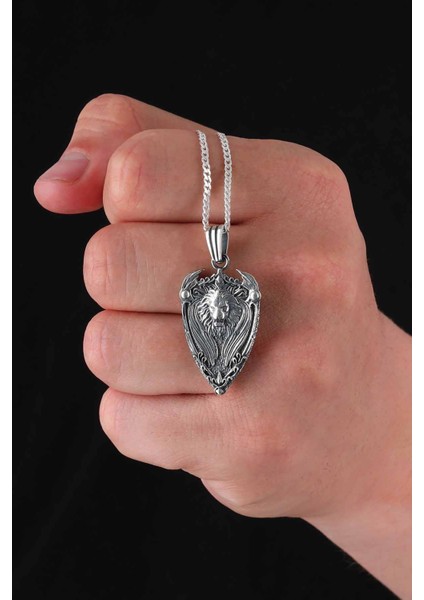 Kalkan Motifli Aslan Başı Gümüş Erkek Kolye